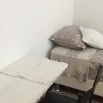 Proximo Ao Consulado - Quarto Inteiro